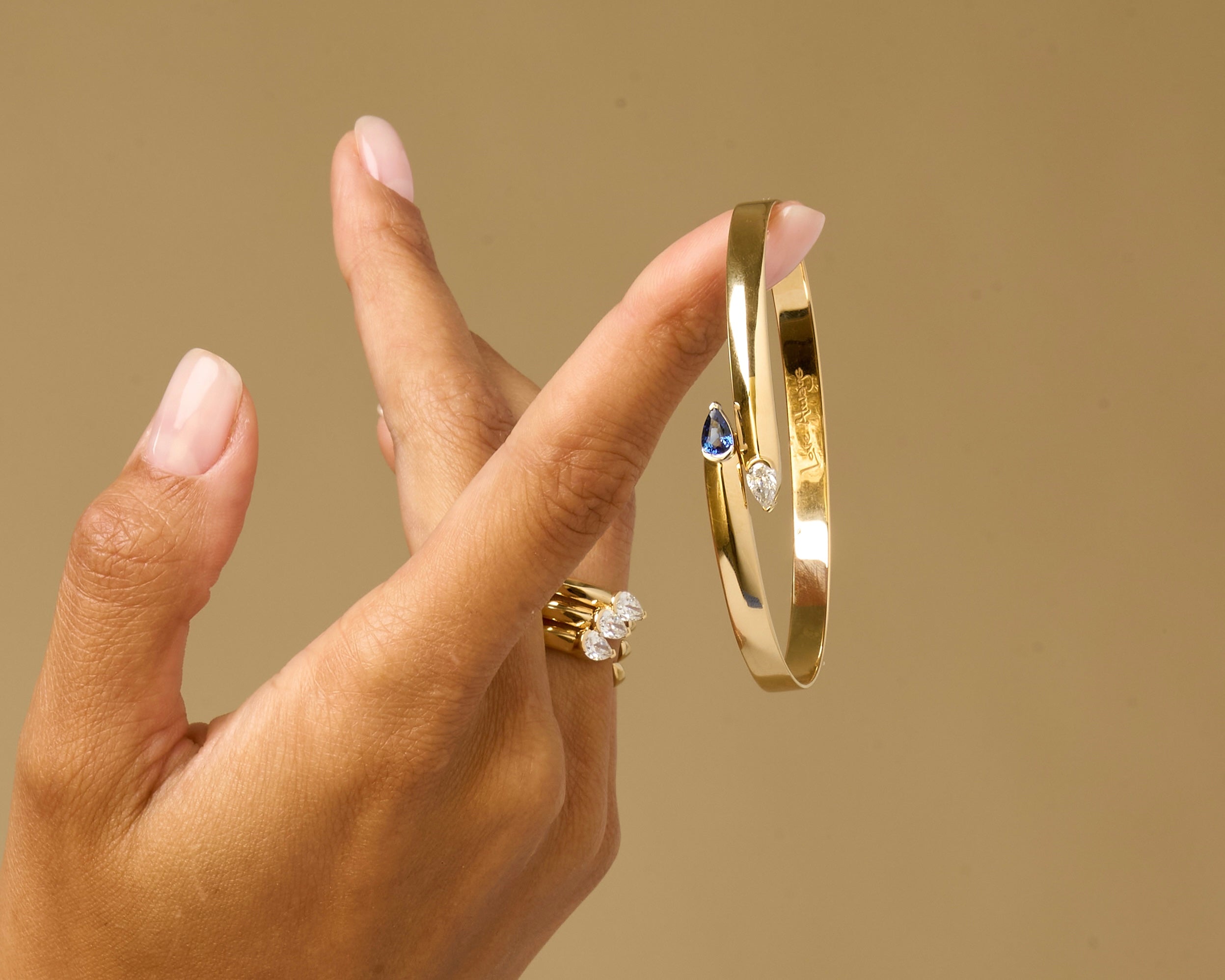 Pear Shape Diamond & Blue Sapphire Toi Et Moi Bracelet