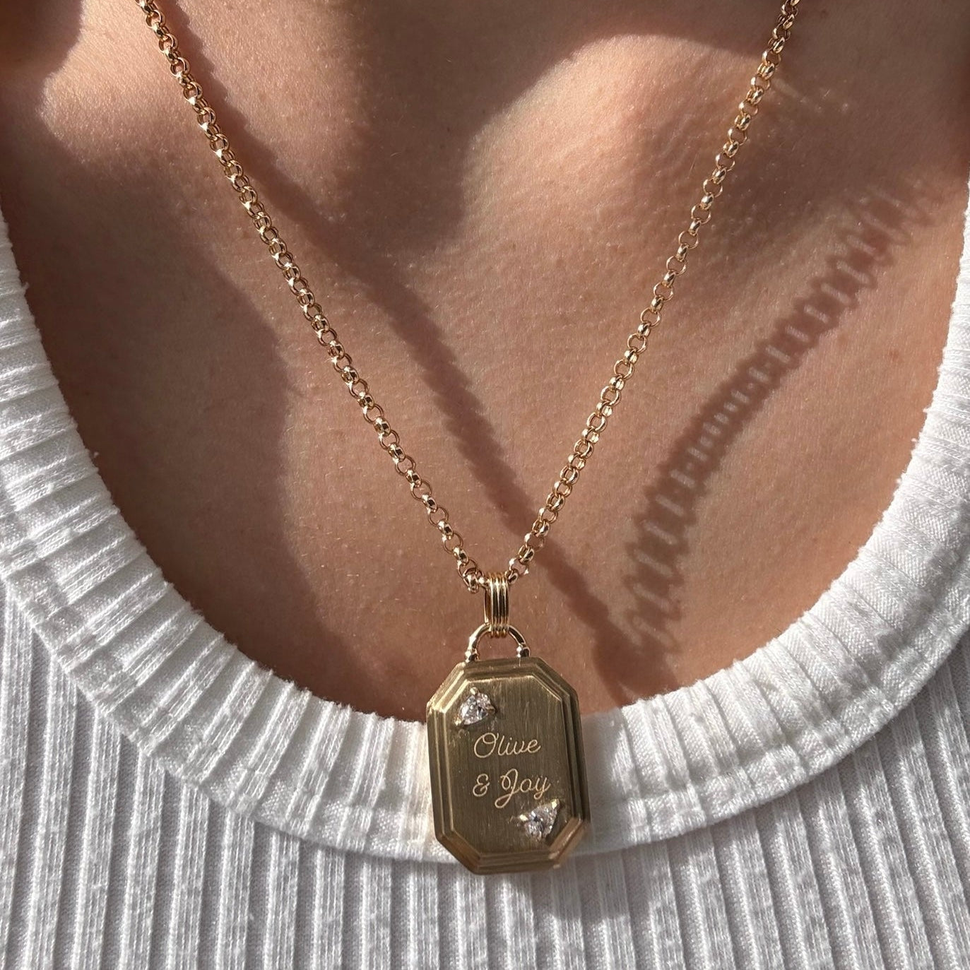 18k Yellow Gold 23mm Dog Tag Pear Diamond Necklace