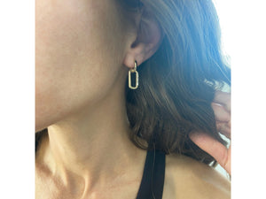 
                
                    Load image into Gallery viewer, Baguette Link Huggie Earrings
                
            