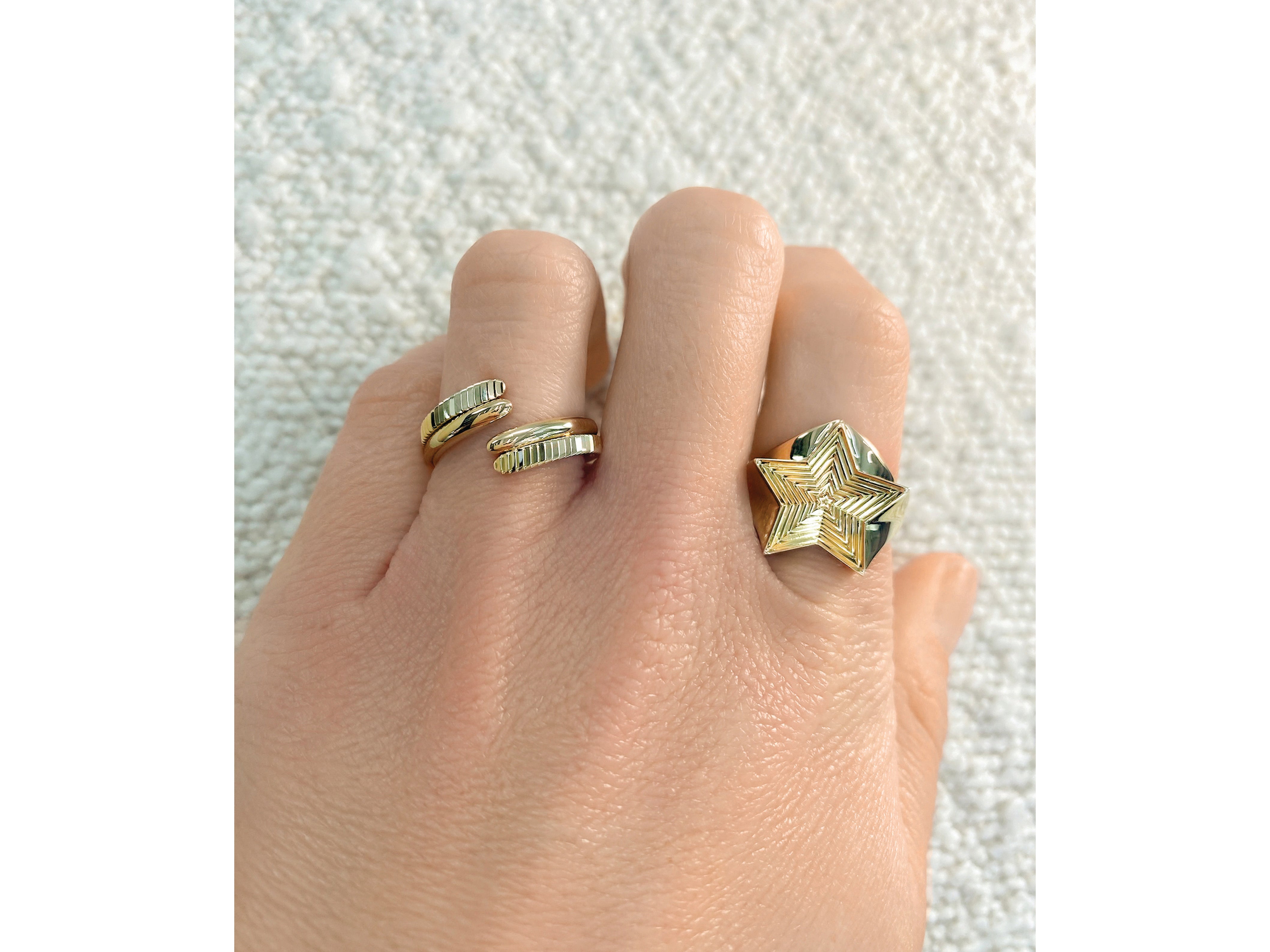 Aura Crossover Ring