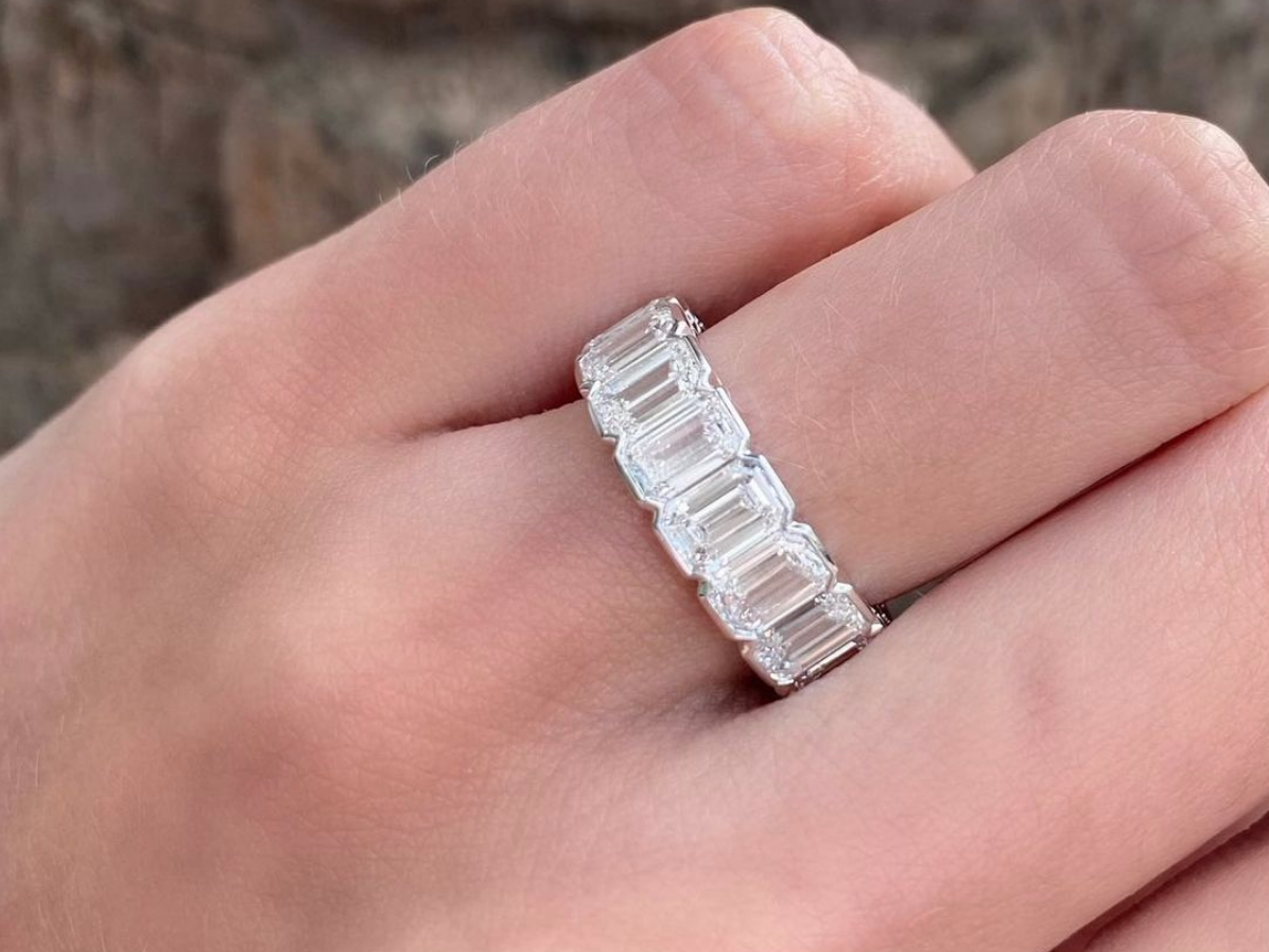 8.60 TCW 1 2 Bezel Cuddle Emerald Cut Eternity Band
